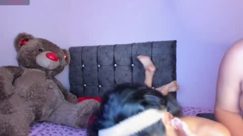 dulce_and_lion online show from 11-18-25, 01:11