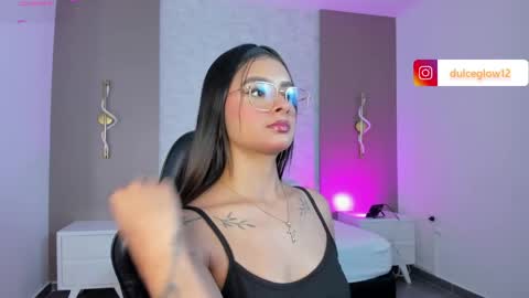 Snapshot of dulce_glow_ chatting on 06-08-26, 08:09 D U L C E online show from 06-08-26, 08:09