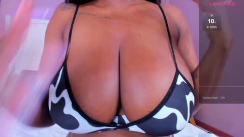 Snapshot of dulce_mariaahe chatting on 01-15-25, 12:36 online show from 01-15-25, 12:36
