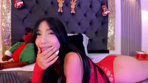 Snapshot of dulce_may chatting on 11-18-25, 04:17 Dluce May online show from 11-18-25, 04:17