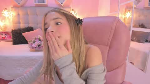 Dulce  online show from 04-13-26, 08:03