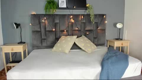 Snapshot of dulceaurora_ chatting on 02-22-26, 07:23 DULCE AURORA online show from 02-22-26, 07:23