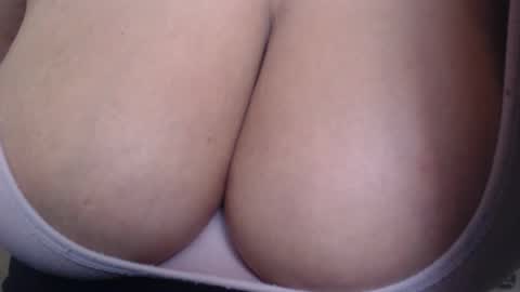 Snapshot of dulcetiffanii chatting on 05-03-26, 07:53 Sofia online show from 05-03-26, 07:53