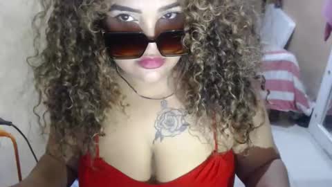 Snapshot of dulcetiffanii chatting on 06-11-26, 02:11 Sofia online show from 06-11-26, 02:11
