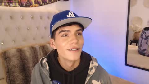 Dulcey online show from 10-27-25, 05:22