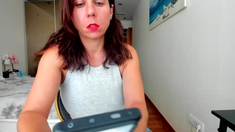 Snapshot of dulceys chatting on 10-01-25, 09:48 dulceyjohn online show from 10-01-25, 09:48