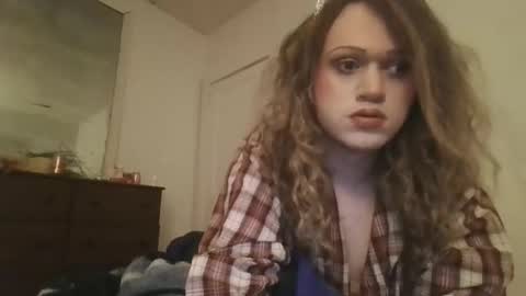 Snapshot of dulcidarling chatting on 01-12-26, 04:50 Buffy Glimmers online show from 01-12-26, 04:50
