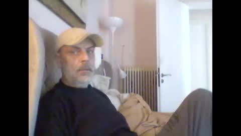 Snapshot of dumaeros77 chatting on 01-01-25, 10:32 Duma online show from 01-01-25, 10:32