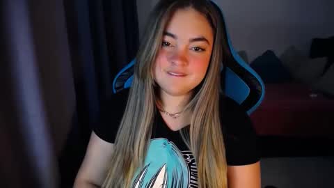 Snapshot of dumont_model chatting on 01-10-25, 04:44 Nicole online show from 01-10-25, 04:44