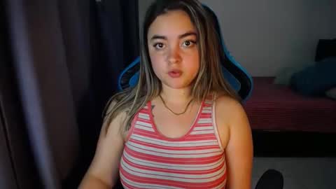 Snapshot of dumont_model chatting on 01-14-25, 10:02 Nicole online show from 01-14-25, 10:02