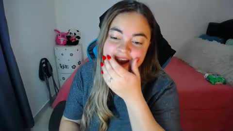 Snapshot of dumont_model chatting on 03-06-25, 03:35 Nicole online show from 03-06-25, 03:35