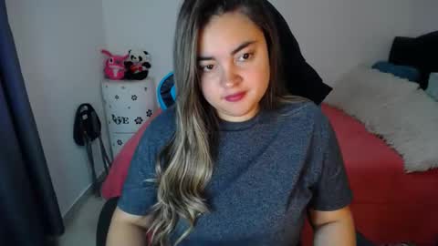 Snapshot of dumont_model chatting on 03-06-25, 08:37 Nicole online show from 03-06-25, 08:37