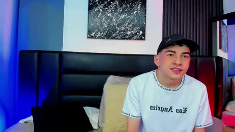 Snapshot of duolust chatting on 11-04-25, 12:04 Thomas and Noah online show from 11-04-25, 12:04