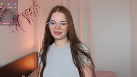 Snapshot of duskmurmur chatting on 11-14-25, 10:25 duskmurmur online show from 11-14-25, 10:25