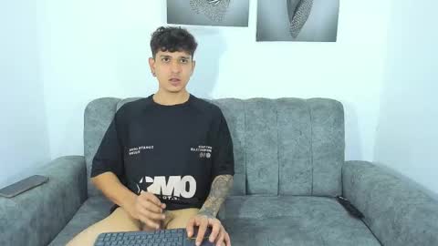 Nicolle y Julian online show from 03-06-26, 10:28