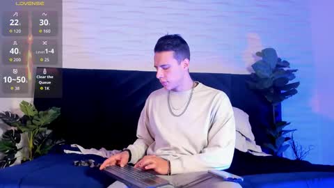 Dustin Sonne online show from 11-18-25, 04:06