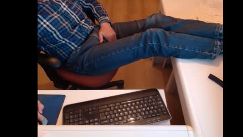 Snapshot of dutchpornking2 chatting on 01-18-25, 07:58 dutchpornking2 online show from 01-18-25, 07:58