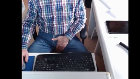 Snapshot of dutchpornking2 chatting on 01-22-25, 08:40 dutchpornking2 online show from 01-22-25, 08:40