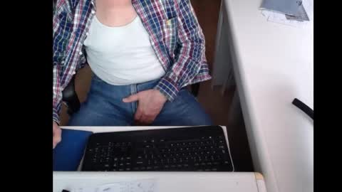 Snapshot of dutchpornking2 chatting on 03-11-25, 04:40 dutchpornking2 online show from 03-11-25, 04:40