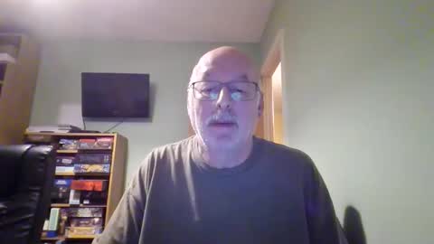 Snapshot of dutchunclejohn chatting on 11-10-25, 08:52 DutchUncleJohn online show from 11-10-25, 08:52