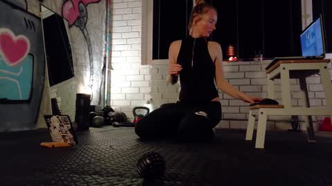 Snapshot of duttyigyal chatting on 03-09-25, 04:33 DUTTY IGYAL online show from 03-09-25, 04:33