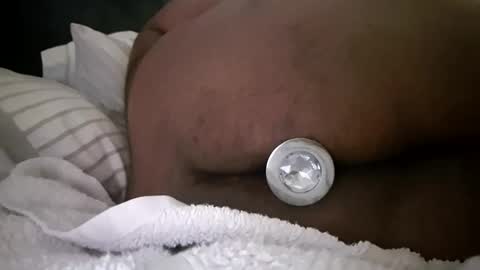 Snapshot of dvdsam111 chatting on 12-17-25, 08:15 Ranni online show from 12-17-25, 08:15