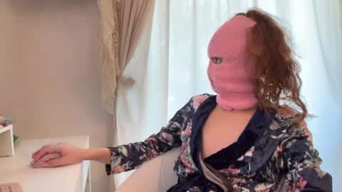 Snapshot of dvinaxx chatting on 10-23-25, 06:50 Divina  online show from 10-23-25, 06:50