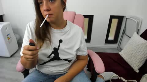Snapshot of dyanakaylin chatting on 09-25-25, 04:27 dayana online show from 09-25-25, 04:27