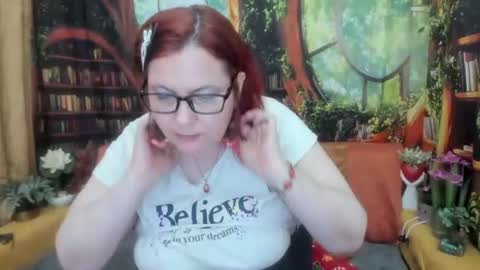 Snapshot of dyannelovee chatting on 07-13-26, 10:01 Dyanne online show from 07-13-26, 10:01