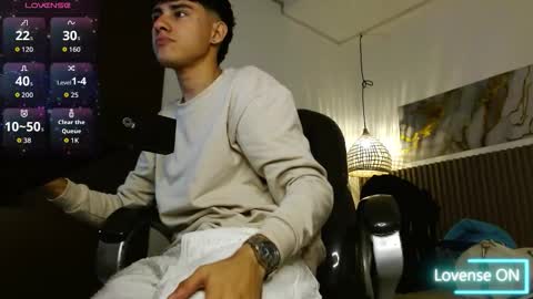 Snapshot of dyla_n18_ chatting on 01-16-26, 08:35 dyla_n18_ online show from 01-16-26, 08:35