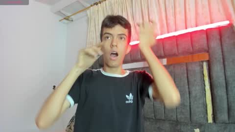 Snapshot of dylan_2005 chatting on 10-13-25, 11:54 Dylan online show from 10-13-25, 11:54