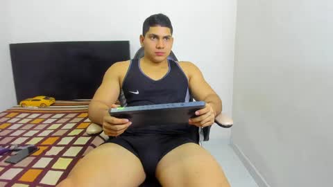 Snapshot of dylan_brook chatting on 06-05-26, 02:23 Dylan online show from 06-05-26, 02:23