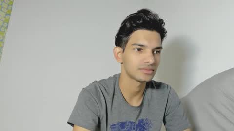 Snapshot of dylan_hoot chatting on 09-24-25, 05:38 Dylan online show from 09-24-25, 05:38