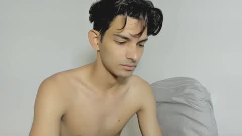 Snapshot of dylan_hoot chatting on 10-07-25, 06:49 Dylan online show from 10-07-25, 06:49