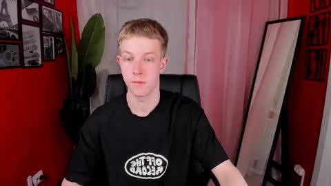 Dylan online show from 04-15-26, 10:44