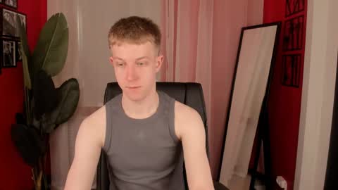 Snapshot of dylan_norton chatting on 05-12-26, 10:23 Dylan online show from 05-12-26, 10:23