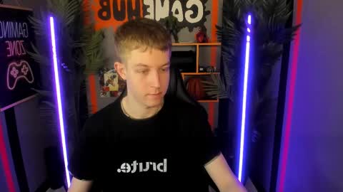 Snapshot of dylan_norton chatting on 05-21-26, 10:22 Dylan online show from 05-21-26, 10:22