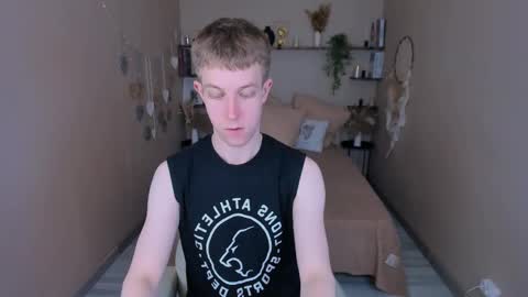 Snapshot of dylan_norton chatting on 05-28-26, 09:34 Dylan online show from 05-28-26, 09:34