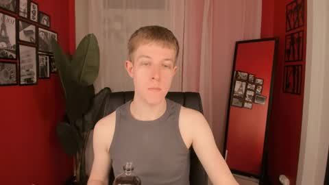 Snapshot of dylan_norton chatting on 06-02-26, 10:17 Dylan online show from 06-02-26, 10:17