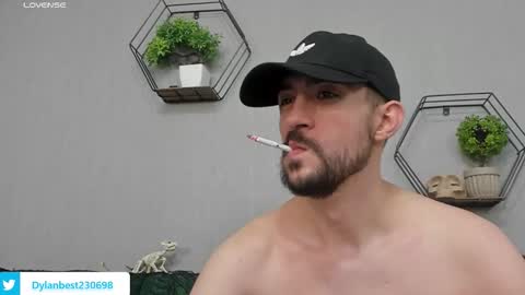 Dylan online show from 10-18-25, 03:31