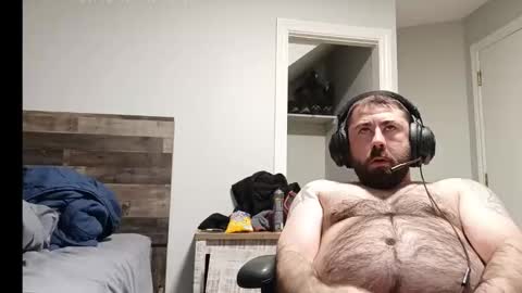 Snapshot of dylanb1991 chatting on 04-28-26, 11:21 BiGuy91 online show from 04-28-26, 11:21