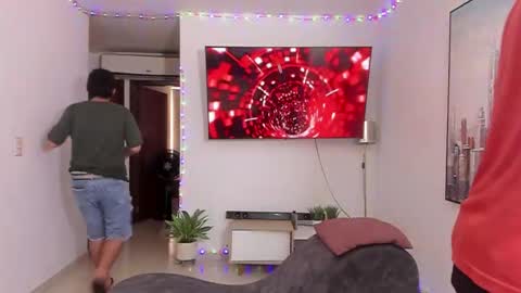 Snapshot of dylanbisex_hot chatting on 12-18-24, 04:06 Mod Dylan Lilith Alan and Drake online show from 12-18-24, 04:06