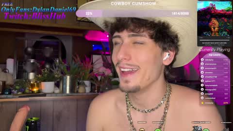 Snapshot of dylandaniel69 chatting on 12-07-24, 02:09 Dylan Daniel 7.8 online show from 12-07-24, 02:09