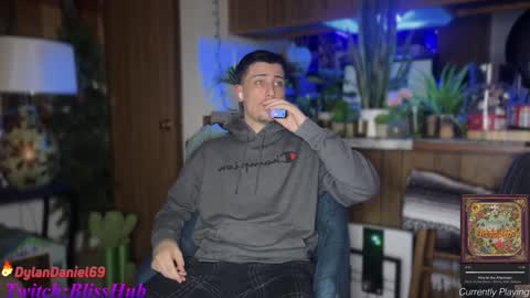 Snapshot of dylandaniel69 chatting on 12-24-24, 02:32 Dylan Daniel 7.8 online show from 12-24-24, 02:32