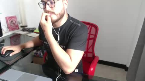 dylanhot10 online show from 10-18-25, 09:15