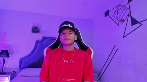 dylanroyce_ online show from 06-02-26, 01:13