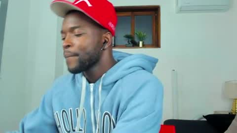 Snapshot of dylantaylor_1 chatting on 06-24-26, 12:04 Dylan Taylor online show from 06-24-26, 12:04
