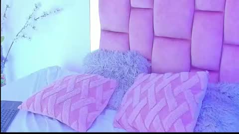 Snapshot of dylanwhite23 chatting on 02-11-25, 12:06 ---DYLAN--- online show from 02-11-25, 12:06