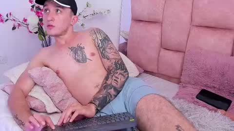 Snapshot of dylanwhite23 chatting on 02-23-25, 05:12 ---DYLAN--- online show from 02-23-25, 05:12