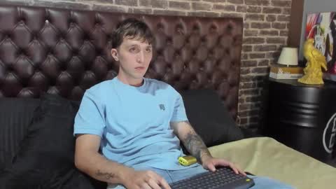 ---DYLAN--- online show from 01-11-26, 03:44